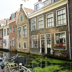 Deluxe 20M2 Canal View